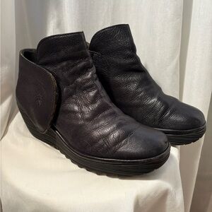 Fly London Yogi Black Leather Ankle Boots Size 39/ 8-8.5